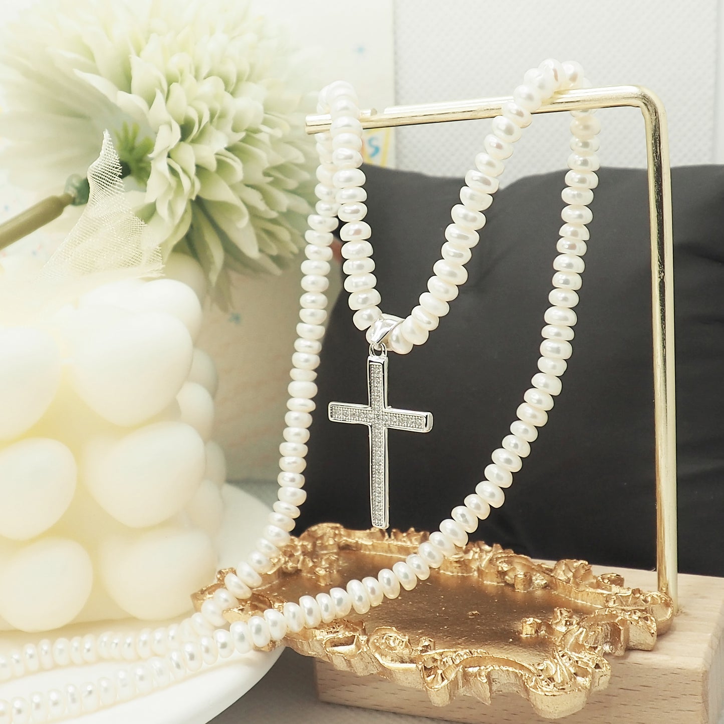 Moivita Nature Pearl Necklace with Silver Cross - A Symbol of Faith and Elegance