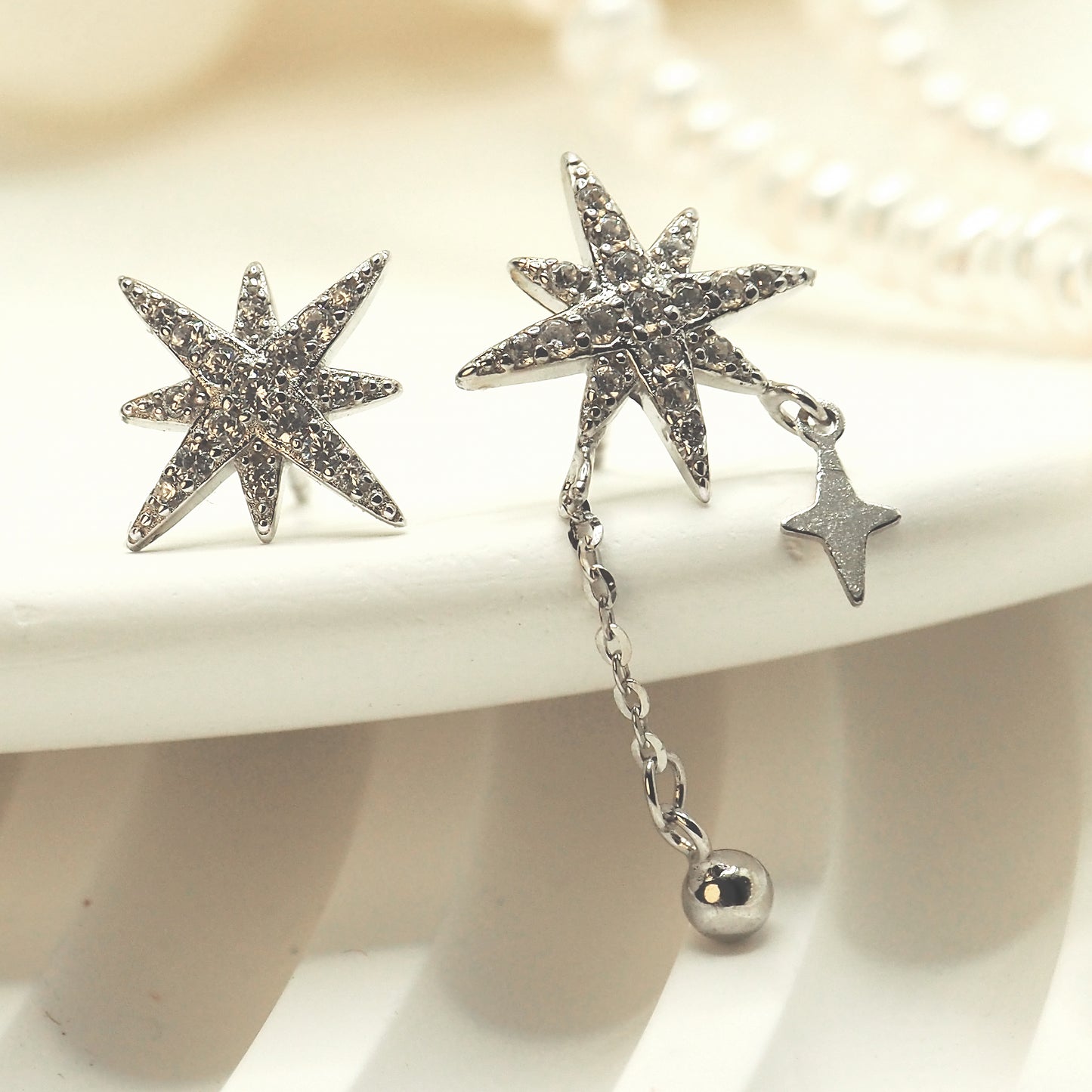 Moivita Snowflakes Sterling Silver Earrings - Elegant Drops for a Magical Christmas Season