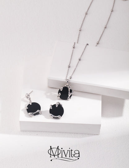 Moivita Sterling Silver Black Agate Necklace - A Fusion of Natural Elegance and Fluid Silver Craftsmanship